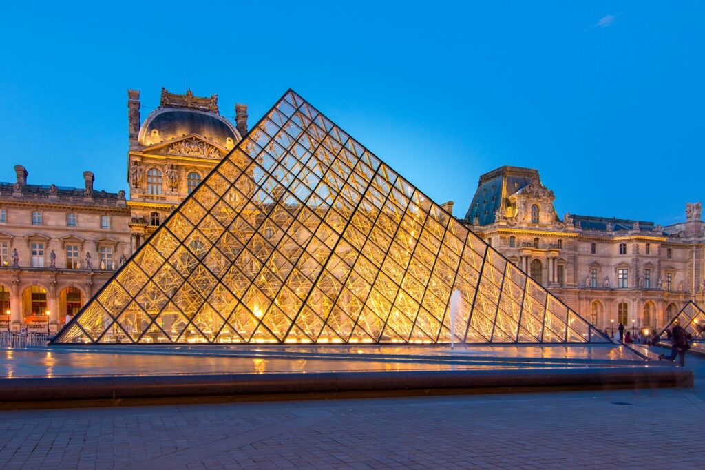 How to Truly Experience Paris: Monuments, Atmosphere, and Timeless Charm