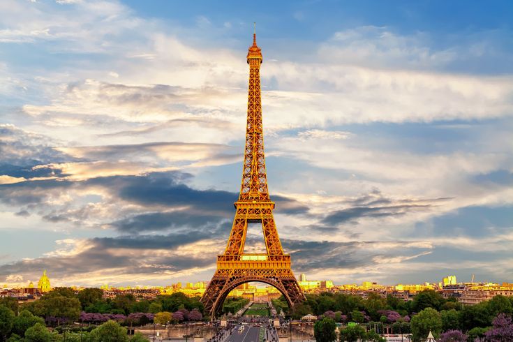 Eiffel Tower - 10 must-see monuments in France - KP Tourist Guide in France